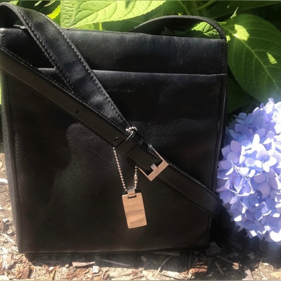 Vintage Nine West Black Leather Shoulder Bag/Crossbody - Picture 9 of 9